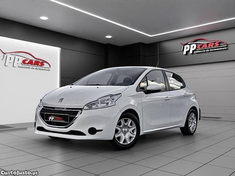 Branco Usado 2015 Peugeot 208 Citadino | € 7.450 (Bom preço) - Imagem 1/1