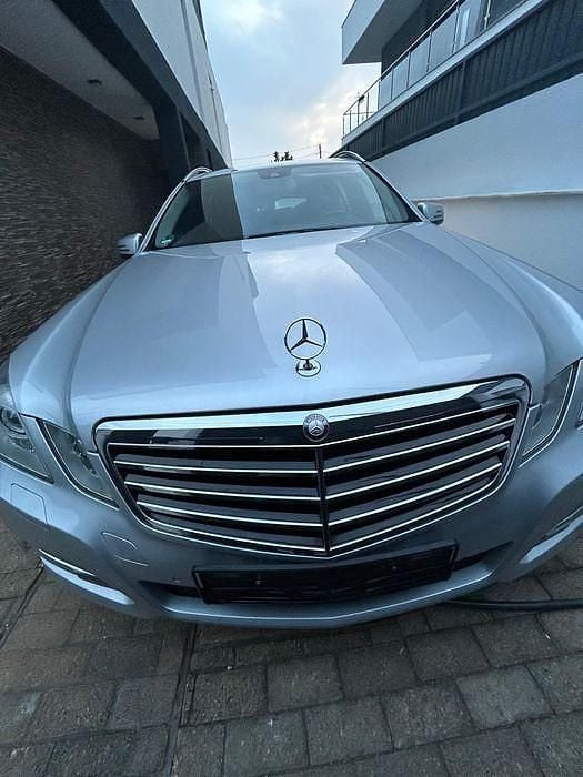 Usado 2021 Mercedes E250 Sedan | € 16.990 - Imagem 1/4