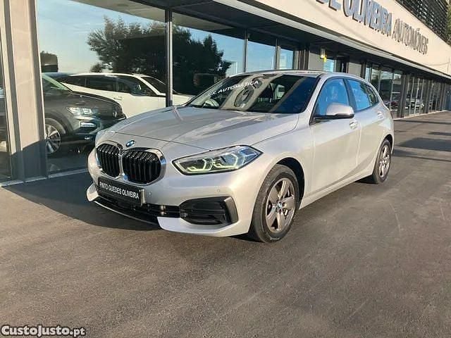 Branco Usado 2020 BMW 118 Advantage Citadino | € 23.900 (Preço elevado) - Imagem 1/1