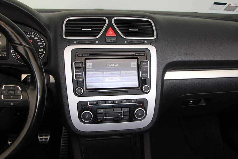 Usado VW Eos 140 HP (102 kW) 2010 Preto Cabrios