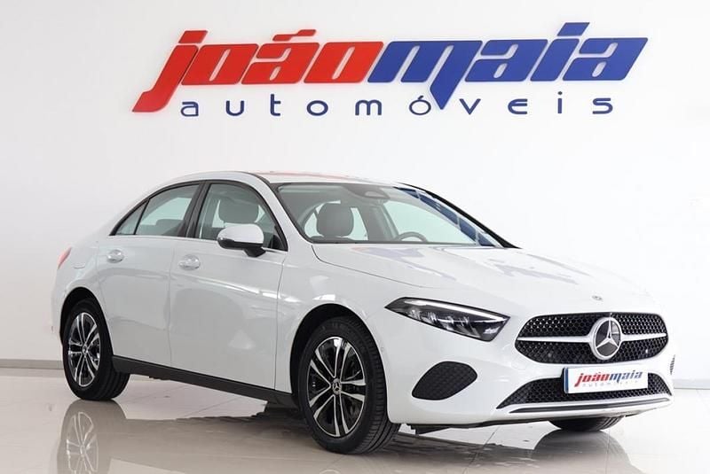 Branco Usado 2024 Mercedes A250 Sedan | € 31.500 (Super Preço) - Imagem 1/4