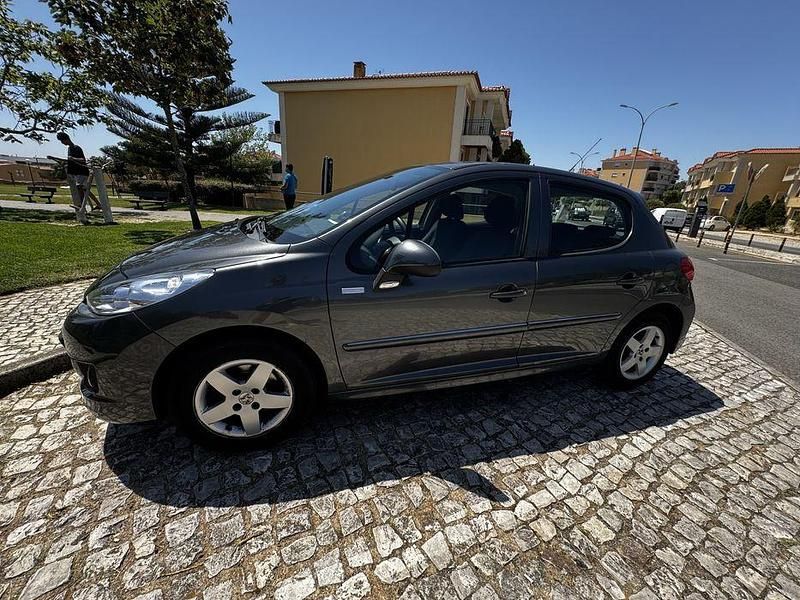 Usado 2010 Peugeot 207 Sedan | € 5.900 (Preço elevado) - Imagem 1/4
