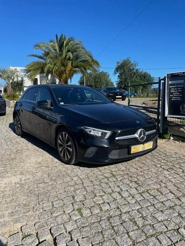 Usado Mercedes A180 Business 116 HP (85 kW) 2021 Preto