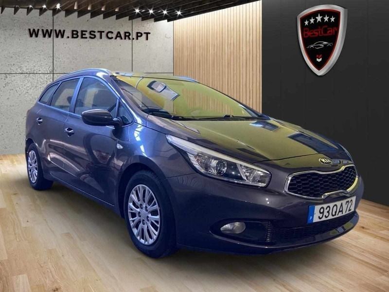 Usado Kia Ceed 90 HP (66 kW) 2015 Cinzento Citadino