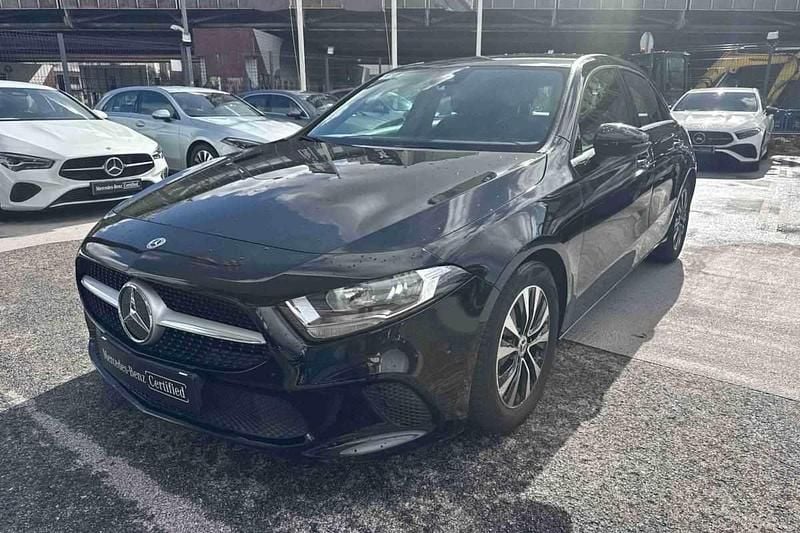 Usado Mercedes 180 116 HP (85 kW) 2022 Preto Sedan
