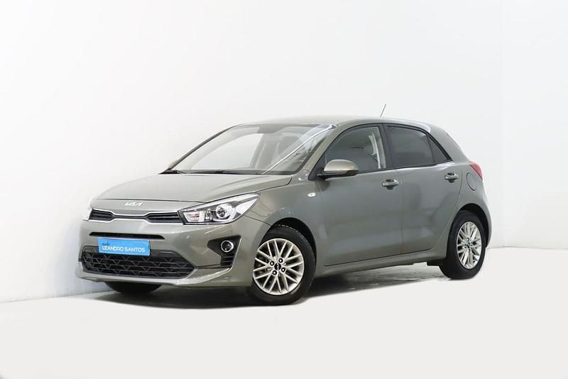 Verde Usado 2023 Kia Rio | € 15.450 (Preço justo) - Imagem 1/4