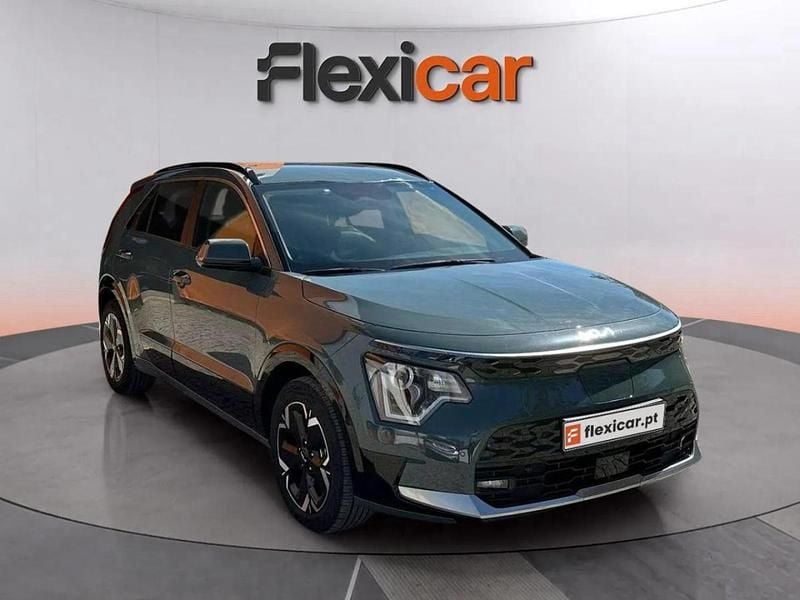 Verde Usado 2023 Kia e-Niro SUV | € 24.490 (Preço justo) - Imagem 1/4