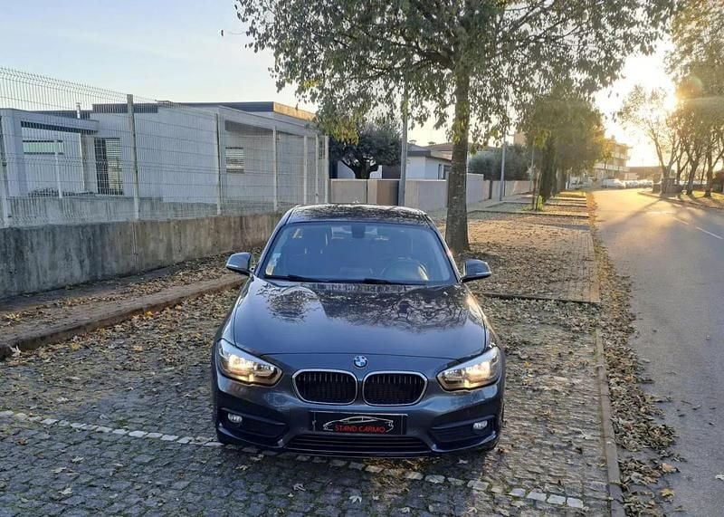 Cinzento Usado 2017 BMW 116 Sport Line Citadino | € 15.990 (Bom preço) - Imagem 1/4