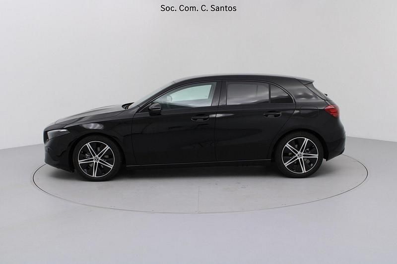 Usado Mercedes A180 Advanced 116 HP (85 kW) 2025 Preto Sedan