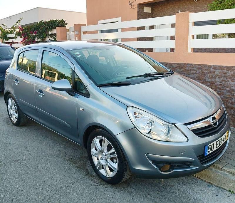 Usado 2007 Opel Corsa Sedan | € 3.700 (Preço justo) - Imagem 1/4