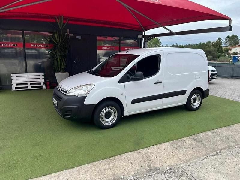Branco Usado 2017 Citroën Berlingo Monovolume | € 8.999 (Preço justo) - Imagem 1/4