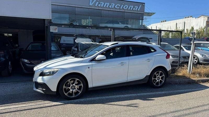 Branco Usado 2015 Volvo V40 CC Carrinha | € 15.450 (Caro) - Imagem 1/1