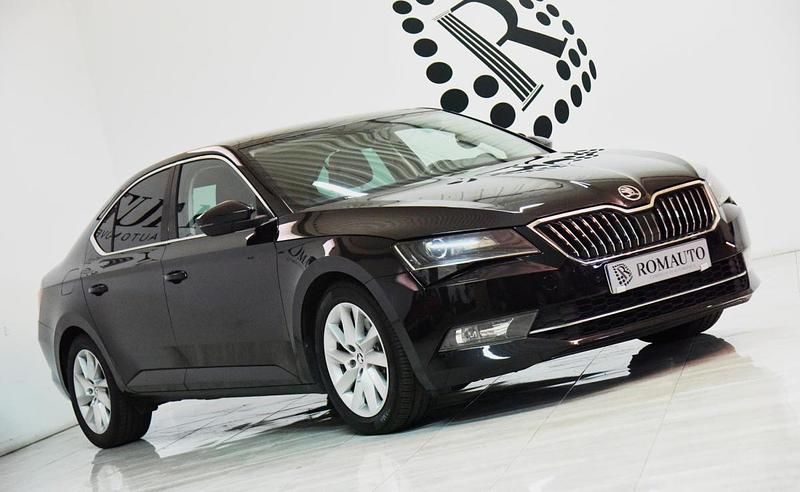 Usado Skoda Superb 150 HP (110 kW) 2016 Preto