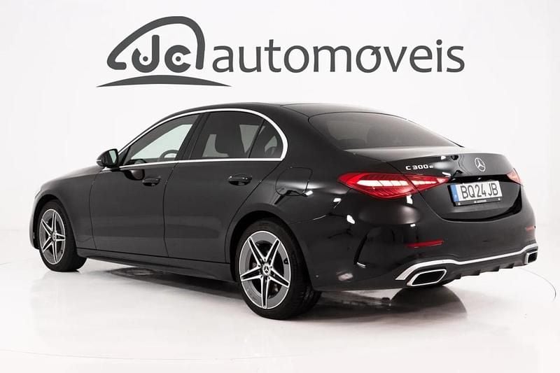 Usado Mercedes C300e 313 HP (230 kW) 2025 Preto