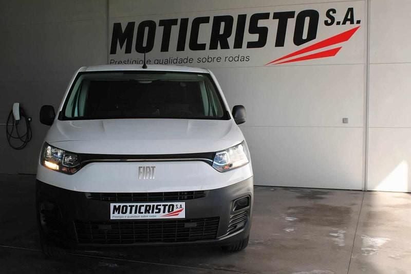 Usado Fiat Doblò 100 HP (73 kW) 2023 Branco Monovolume