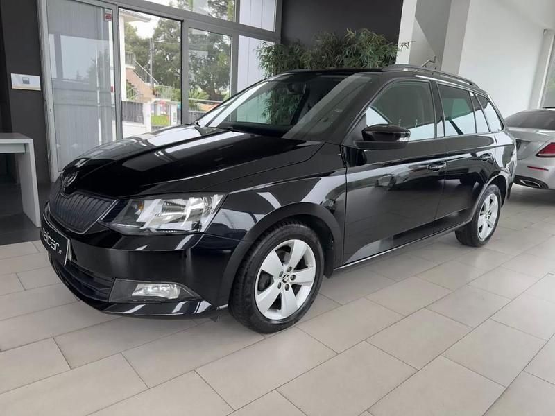 Preto Usado 2016 Skoda Fabia Ambition Citadino | € 9.990 (Preço justo) - Imagem 1/4