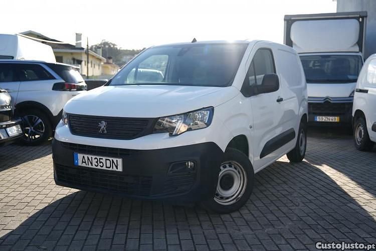 Branco Usado 2021 Peugeot Partner Monovolume | € 12.900 (Bom preço) - Imagem 1/1