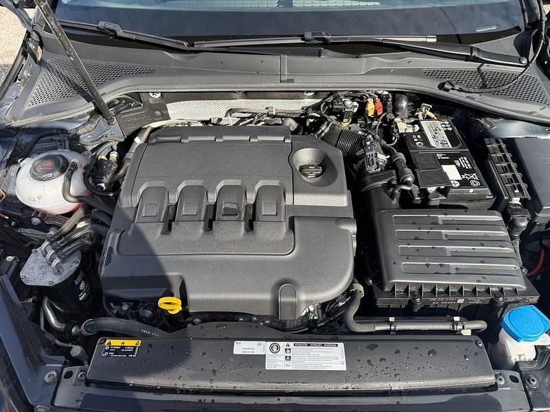 Usado VW Golf VII 116 HP (85 kW) 2019 Preto Carrinha