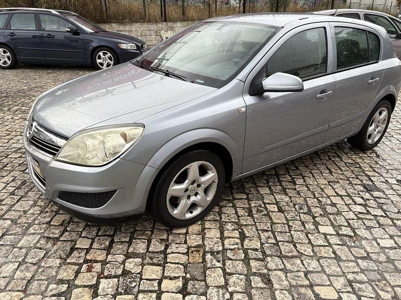 Usado 2008 Opel Astra Sedan | € 3.450 (Bom preço) - Imagem 1/4