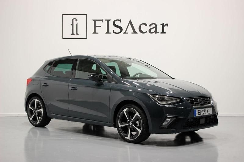 Azul Usado 2025 Seat Ibiza FR | € 20.900 (Preço justo) - Imagem 1/4