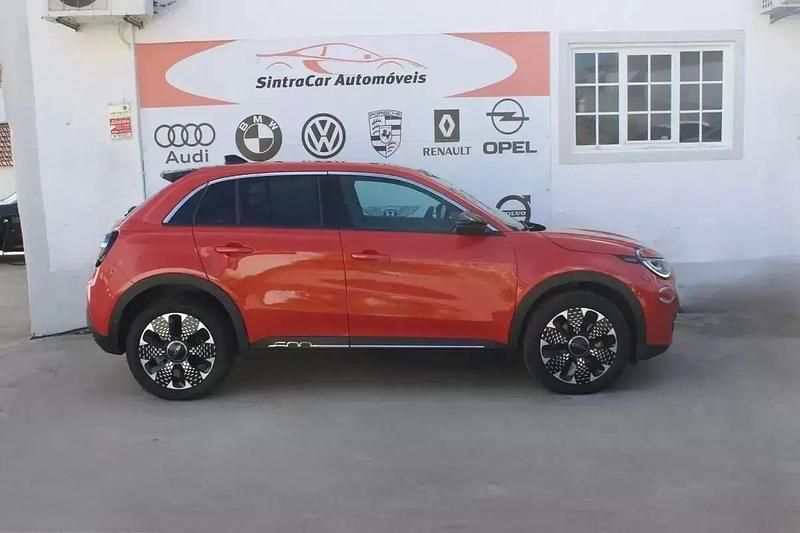 Usado Fiat 600E La Prima 114 kW (156 HP) 2023 Laranja SUV
