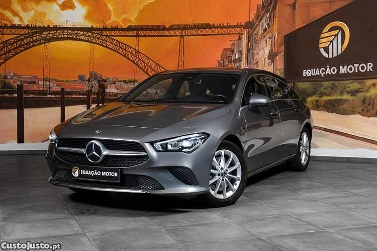 Cinza Usado 2021 Mercedes E250 Carrinha | € 25.900 (Preço justo) - Imagem 1/1