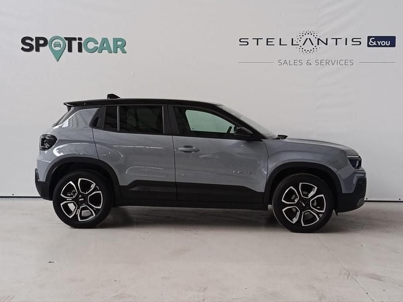 Usado Jeep Avenger Summit 101 HP (74 kW) 2025 Cinza SUV