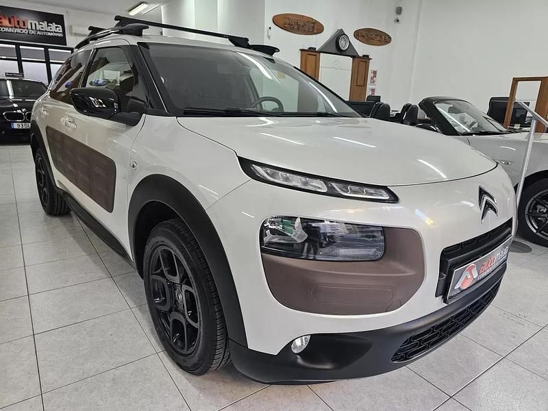 Branco Usado 2015 Citroën C4 Feel | € 10.800 (Preço justo) - Imagem 1/4