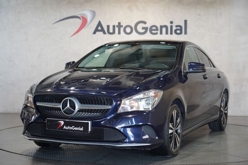 Azul Usado 2017 Mercedes CLA180 Style Sedan | € 22.990 (Preço justo) - Imagem 1/4