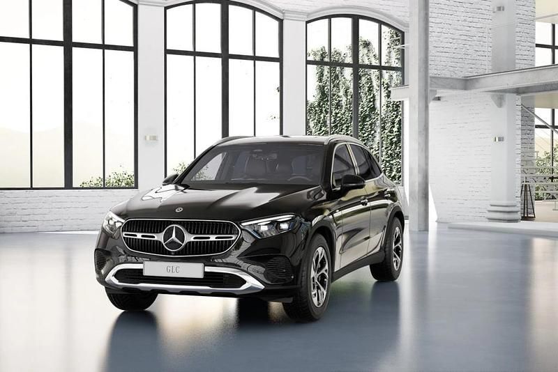 Preto Novo 2025 Mercedes GLC300e SUV | € 81.970 - Imagem 1/4
