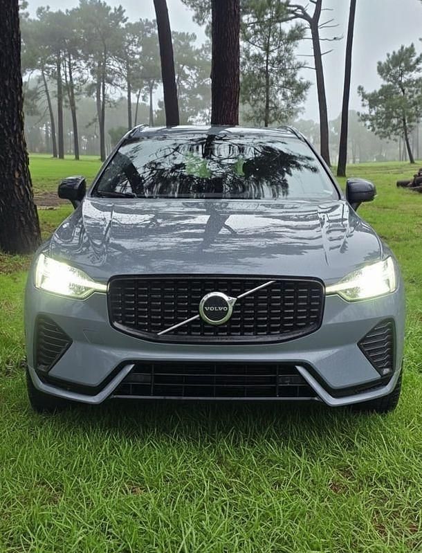 Usado Volvo XC60 R-Design 350 HP (257 kW) 2022 Cinza SUV