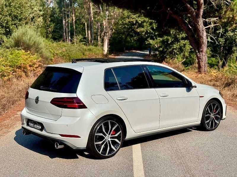 Branco Usado 2019 VW Golf VII GTI Citadino | € 28.500 (Preço justo) - Imagem 1/1