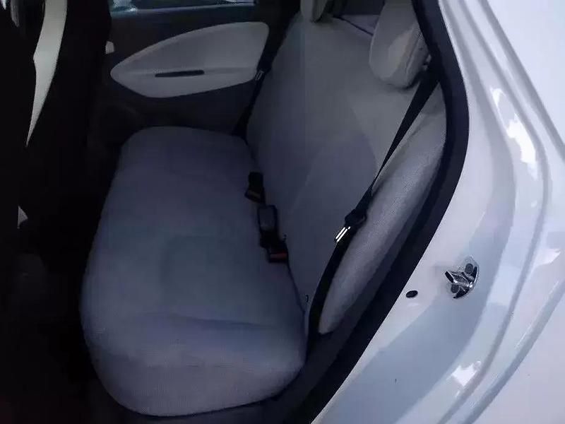 Usado Renault Zoe Life 64 kW (88 HP) 2018 Azul Citadino