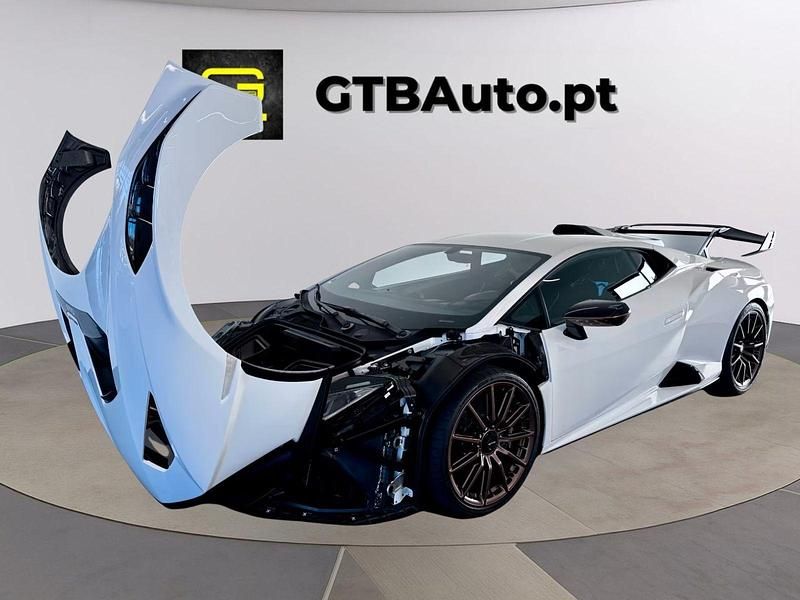 Branco Usado 2024 Lamborghini Huracán Coupé | € 419.000 - Imagem 1/4