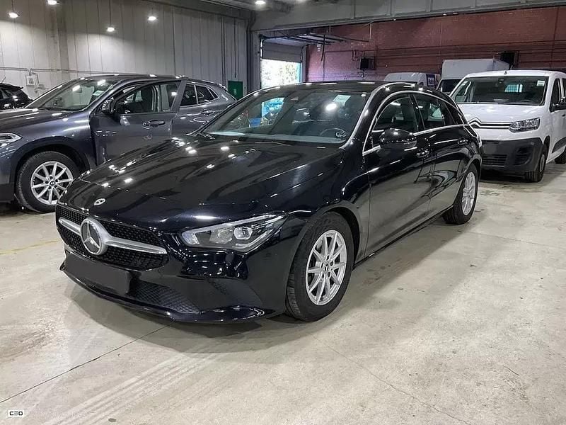 Usado Mercedes CLA180 Shooting Brake Business 116 HP (85 kW) 2021 Preto Carrinha