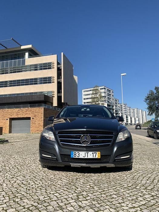 Usado 2010 Mercedes R350 Monovolume | € 15.000 - Imagem 1/4