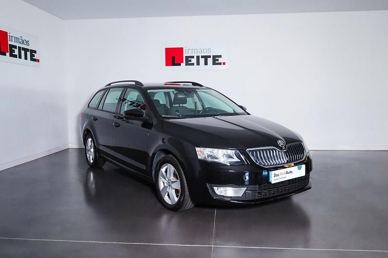 Preto Usado 2016 Skoda Octavia Style Carrinha | € 15.000 (Preço justo) - Imagem 1/4
