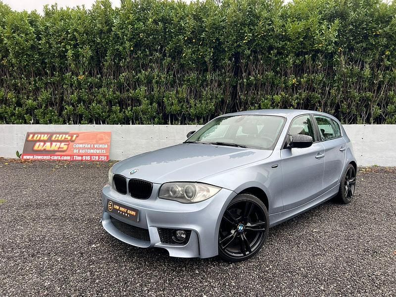 Azul Usado 2011 BMW 118 Sport Line Citadino | € 10.990 (Preço justo) - Imagem 1/4