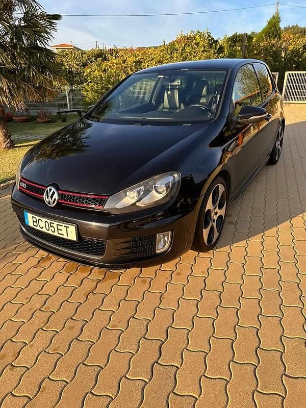 Preto Usado 2010 VW Golf VI Citadino | € 13.000 (Bom preço) - Imagem 1/4