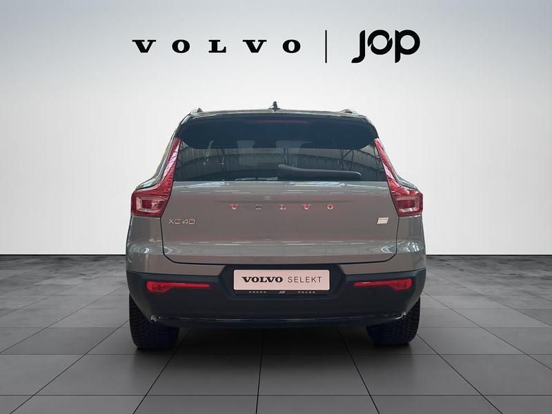 Usado Volvo EX40 Plus 185 kW (252 HP) 2024 Cinzento SUV