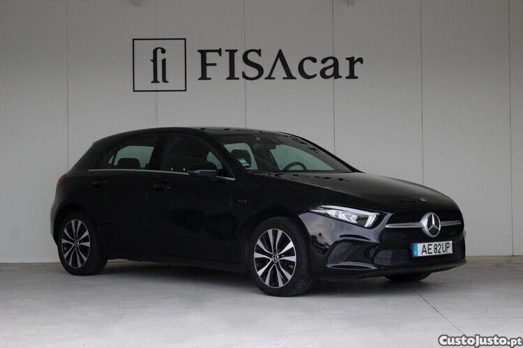 Preto Usado 2021 Mercedes A250 Style Citadino | € 28.400 (Preço justo) - Imagem 1/1
