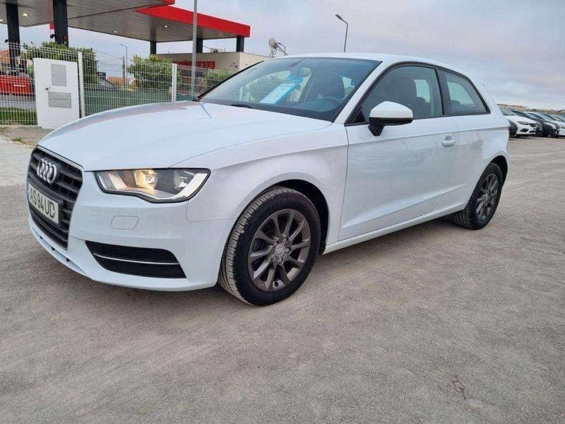 Branco Usado 2015 Audi A3 Attraction Citadino | € 16.490 (Preço elevado) - Imagem 1/4