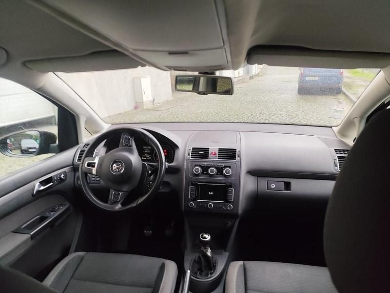 Usado VW Touran Highline 105 HP (77 kW) 2010 Outra Monovolume