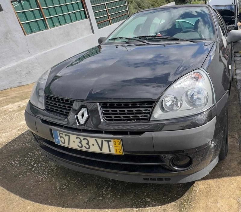 Preto Usado 2003 Renault Clio II Citadino | € 1.650 (Preço justo) - Imagem 1/3