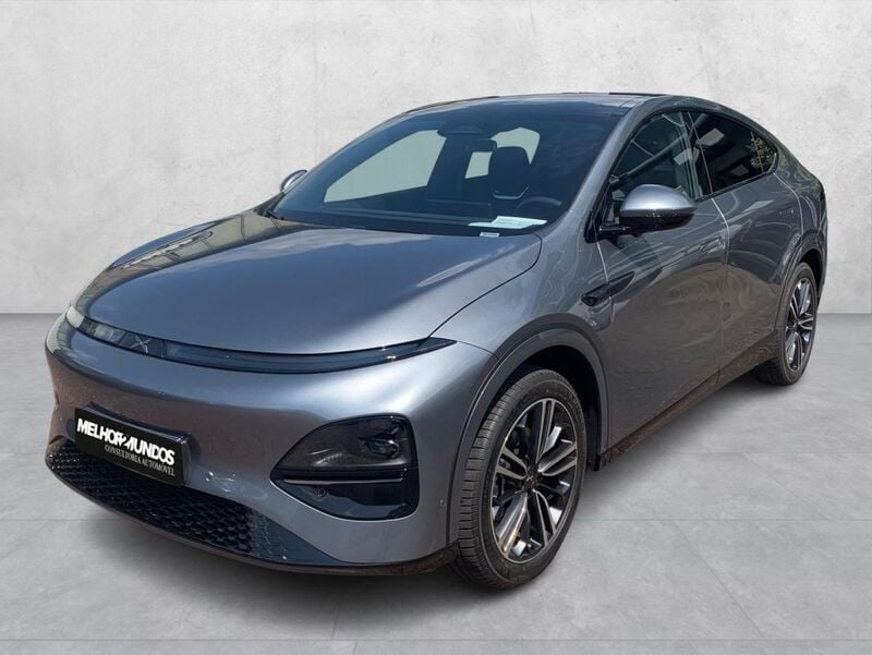 Cinzento Usado 2025 XPENG G6 SUV | € 42.500 - Imagem 1/4