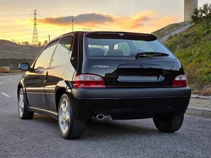 Preto Usado 2001 Citroën Saxo Citadino | € 14.999 - Imagem 1/4