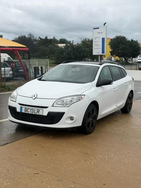 Branco Usado 2009 Renault Mégane III | € 9.900 (Caro) - Imagem 1/4