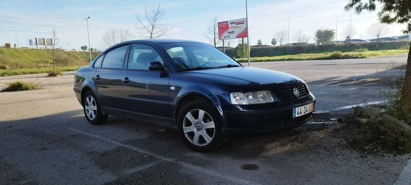 Usado 2004 VW Passat Sedan | € 3.200 (Preço justo) - Imagem 1/4