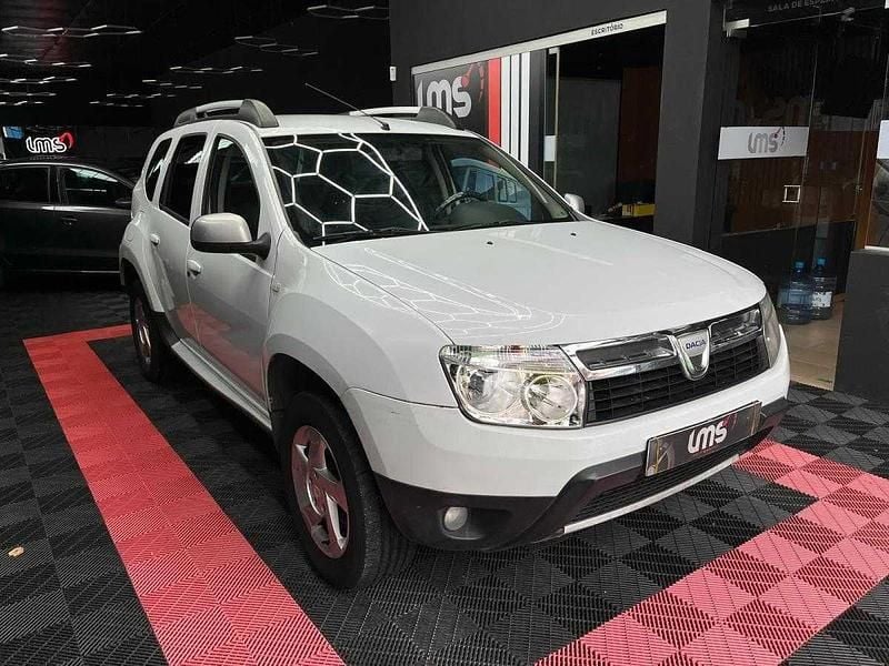 Branco Usado 2011 Dacia Duster SUV | € 9.950 (Preço justo) - Imagem 1/4