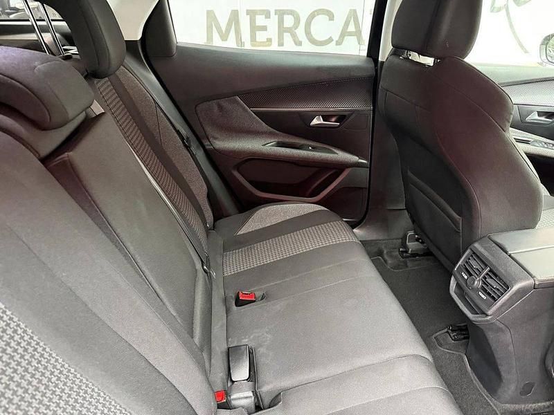 Usado Peugeot 3008 Access 120 HP (88 kW) 2017 Preto SUV